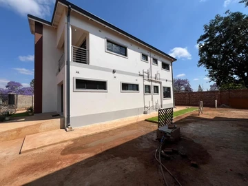 4 Bedroom Flat & Apartment