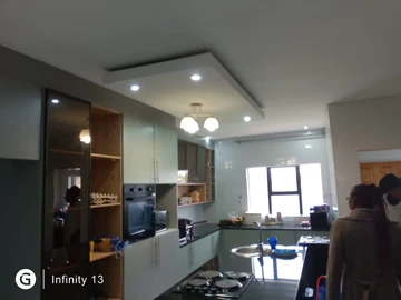 6 Bedroom House