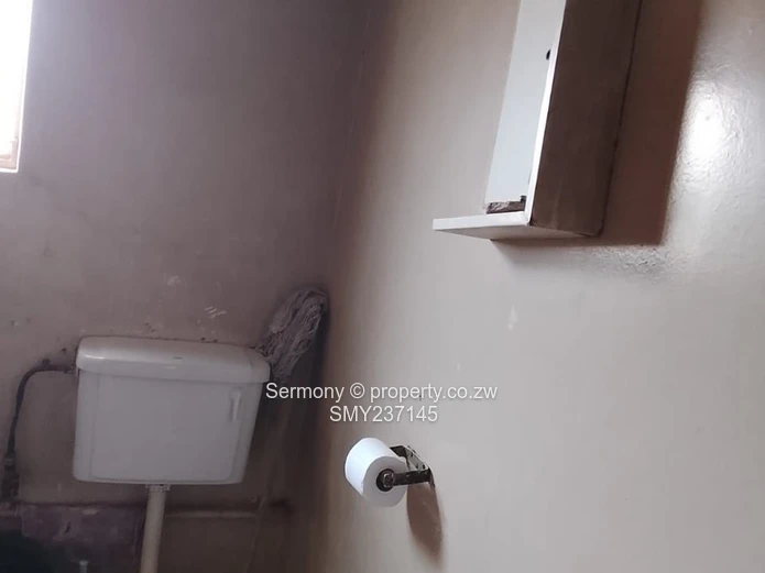2 bedroomed flat for rent - Willowvale Flats