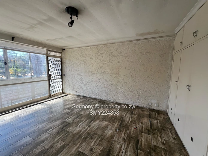 Charming 2-Bedroomed Duplex garden Flat with Borehole in Avenues, Harare