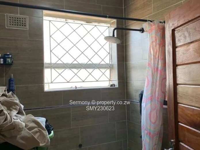 Bachelor Flat To Let