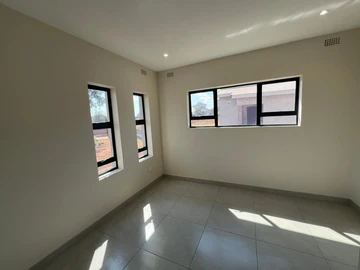 4 Bedroom Flat & Apartment