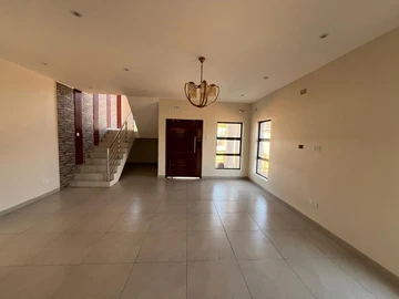 4 Bedroom Flat & Apartment