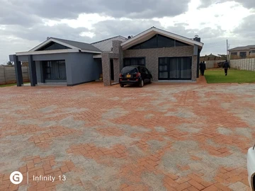 6 Bedroom House