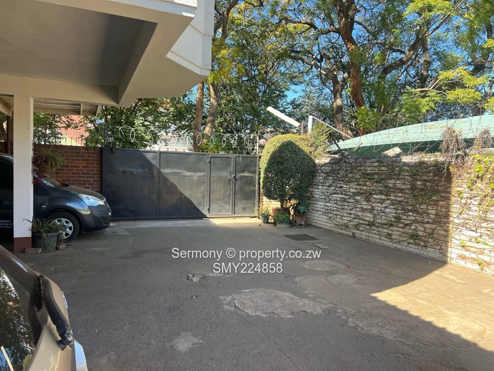 Charming 2-Bedroomed Duplex garden Flat with Borehole in Avenues, Harare