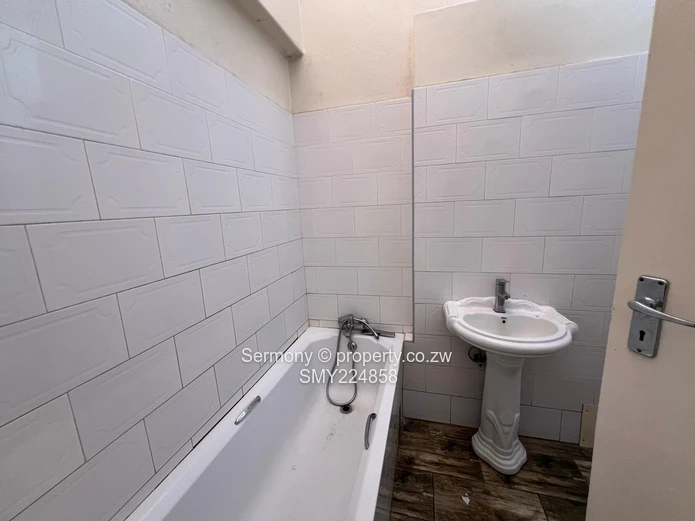 Charming 2-Bedroomed Duplex garden Flat with Borehole in Avenues, Harare