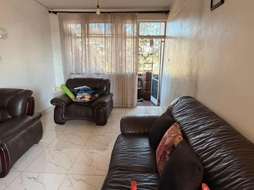 2 Bedroom Flat & Apartment