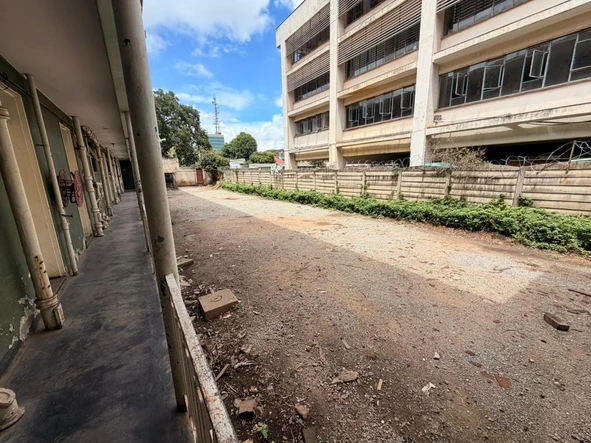 30 Bedroom Flat & Apartment