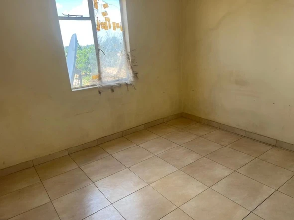 2 Bedroom Flat & Apartment