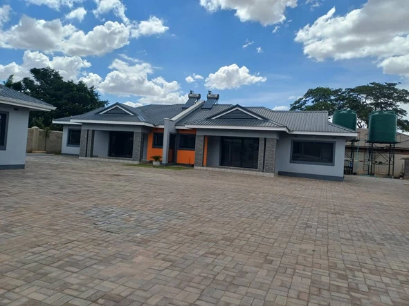 3 Bedroom Flat & Apartment