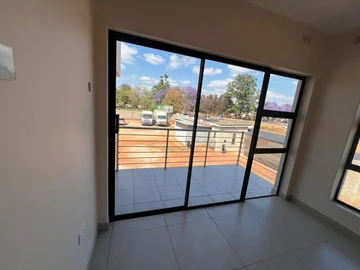 4 Bedroom Flat & Apartment
