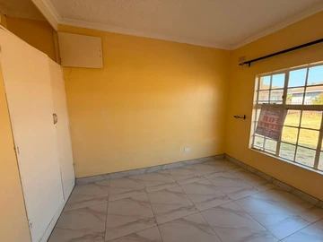 3 Bedroom Flat & Apartment