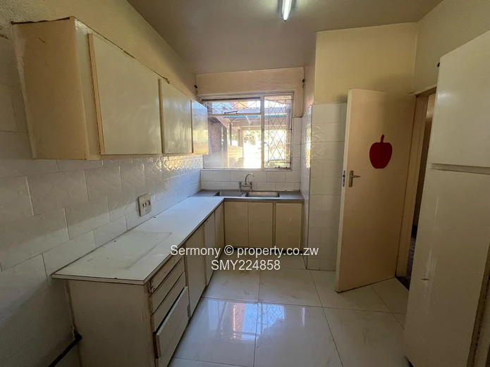 Charming 2-Bedroomed Duplex garden Flat with Borehole in Avenues, Harare