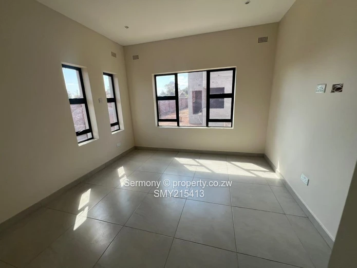 Luxurious 4-Bed Townhouse in Marlborough Up For Grabs 