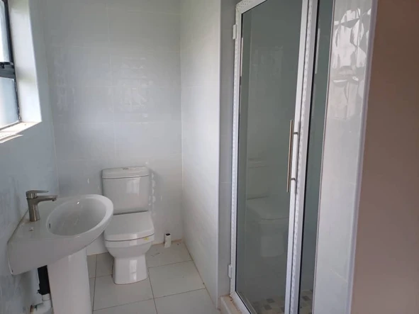 3 Bedroom Flat & Apartment