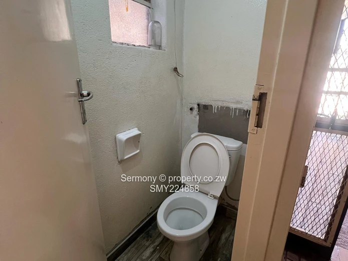 Charming 2-Bedroomed Duplex garden Flat with Borehole in Avenues, Harare
