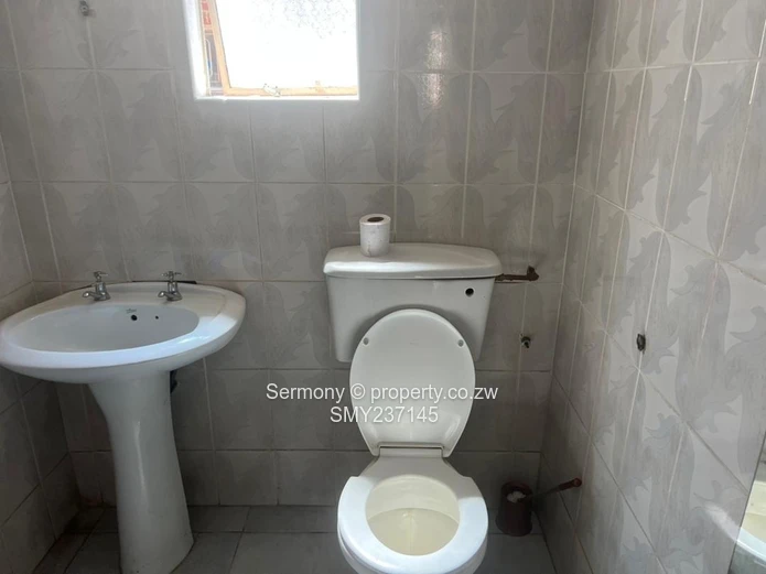 2 bedroomed flat for rent - Willowvale Flats
