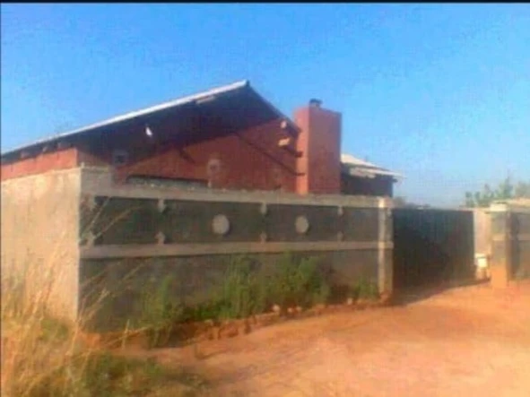 6 Bedroom House
