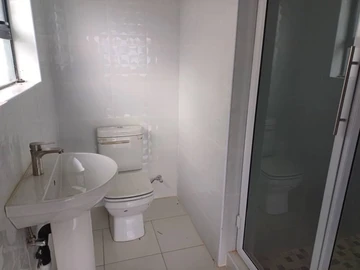 3 Bedroom Flat & Apartment