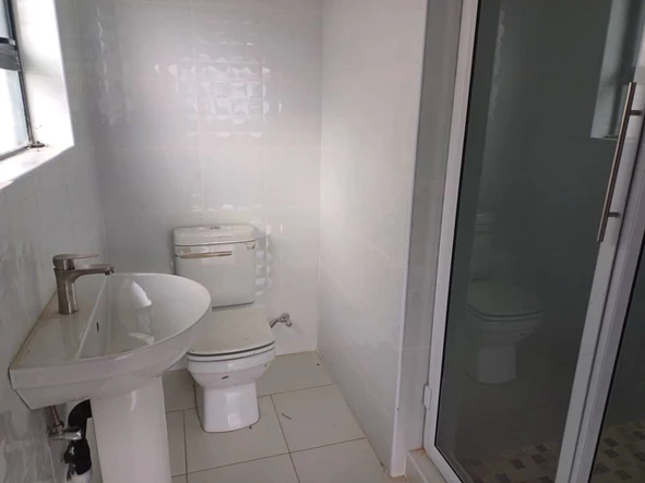 3 Bedroom Flat & Apartment