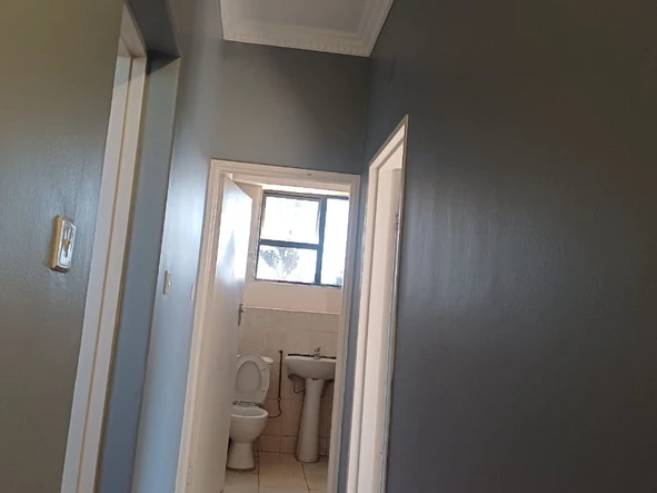 2 Bedroom Flat & Apartment