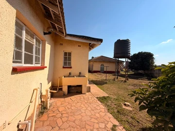 3 Bedroom Flat & Apartment