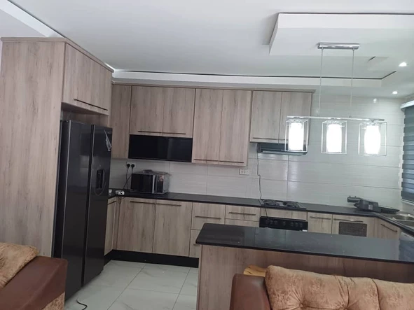 3 Bedroom Flat & Apartment