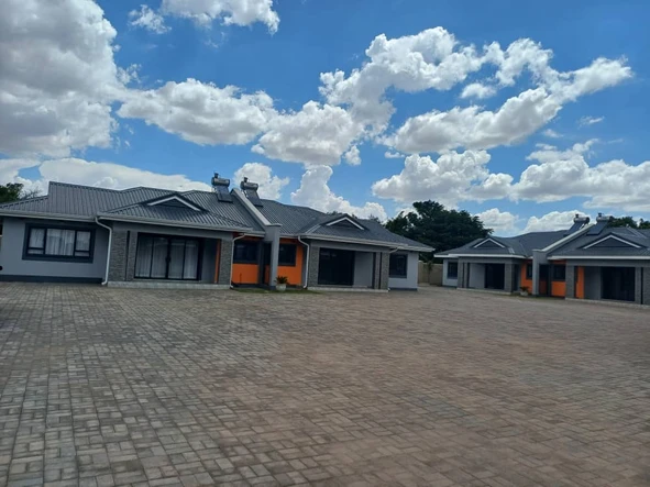 3 Bedroom Flat & Apartment
