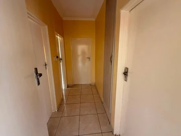 3 Bedroom Flat & Apartment