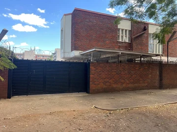 2 Bedroom Garden Flat