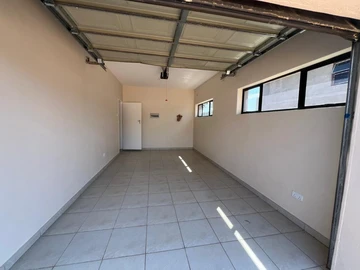 4 Bedroom Flat & Apartment