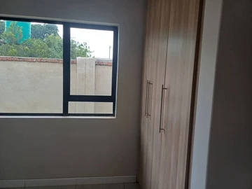 3 Bedroom Flat & Apartment