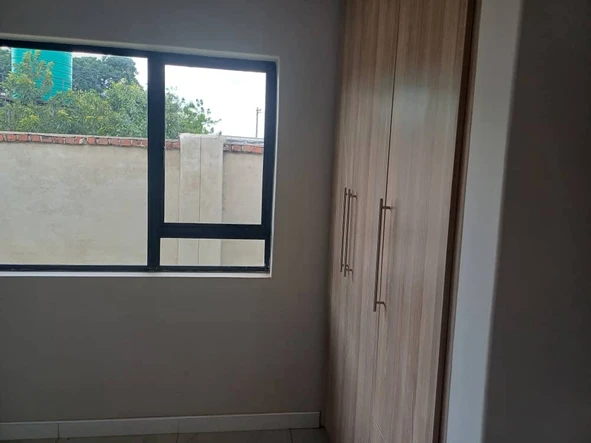 3 Bedroom Flat & Apartment